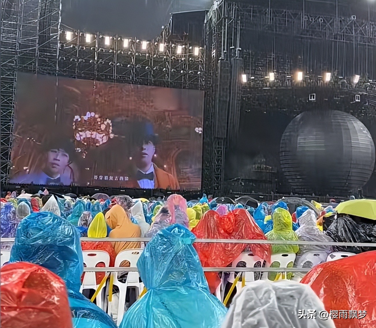 周杰伦烟花杭州嘉年华Ⅱ演唱会_周杰伦 娱乐圈篮球_周杰伦演唱会划水事件
