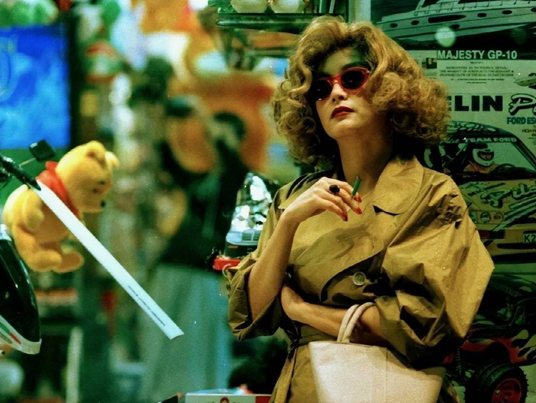 林青霞67岁可爱回怼网友_林青霞获得香港大学名誉博士学位_与林青霞齐名的女明星