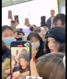 不要管娱乐圈的事情_吴宣仪 代拍事件 娱乐圈舆论