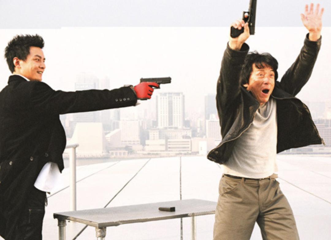 娱乐圈成龙的级别_成龙电影角色评价_成龙捧红演员